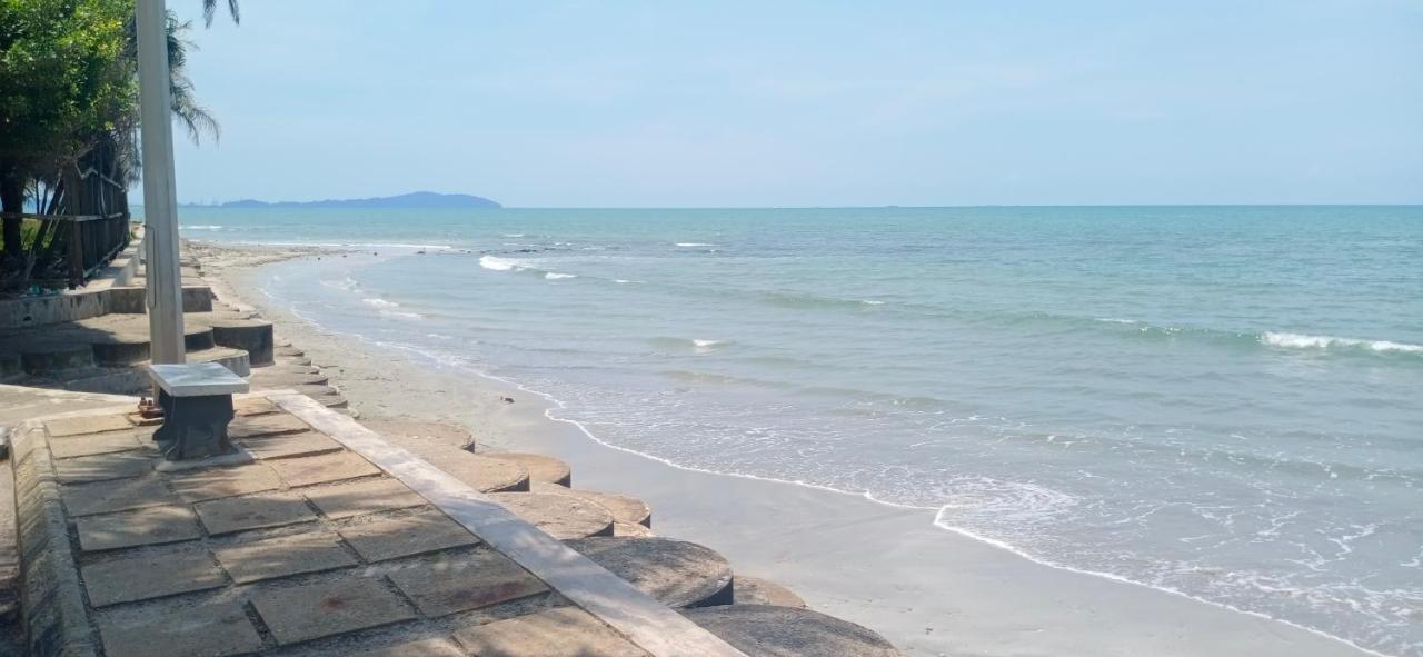 Beit Azzahra Private Pool At Pantai Batu Hitam Kuantan