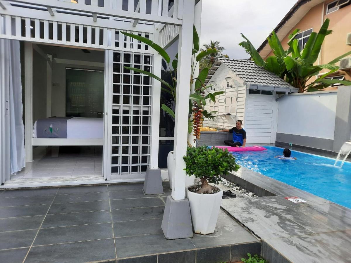 Villa Beit Azzahra Private Pool At Pantai Batu Hitam *